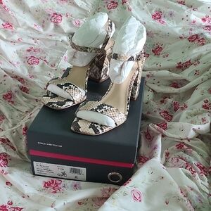 Vince Camuto Women's Snakeskin Block Heel Sandals NWB
